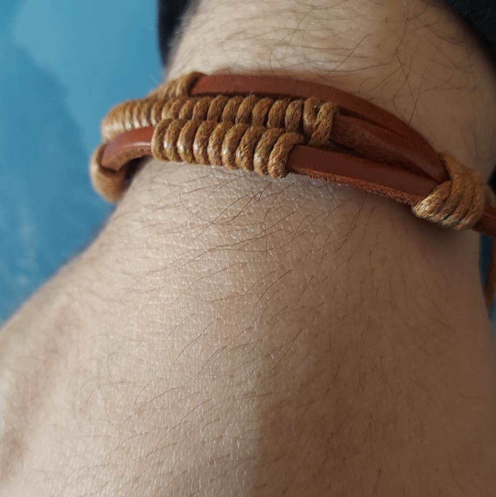 Men's bracelet in light brown